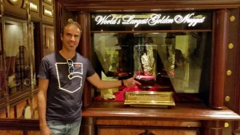 Hand of Faith Gold Nugget  image 2