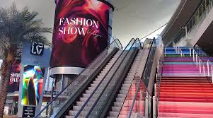 Fashion Show Mall image 6