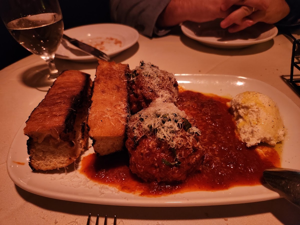 Piero's Italian Cuisine image 4