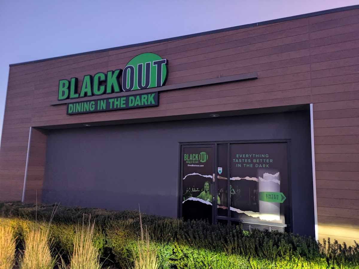 BLACKOUT Dining in the Dark image 3