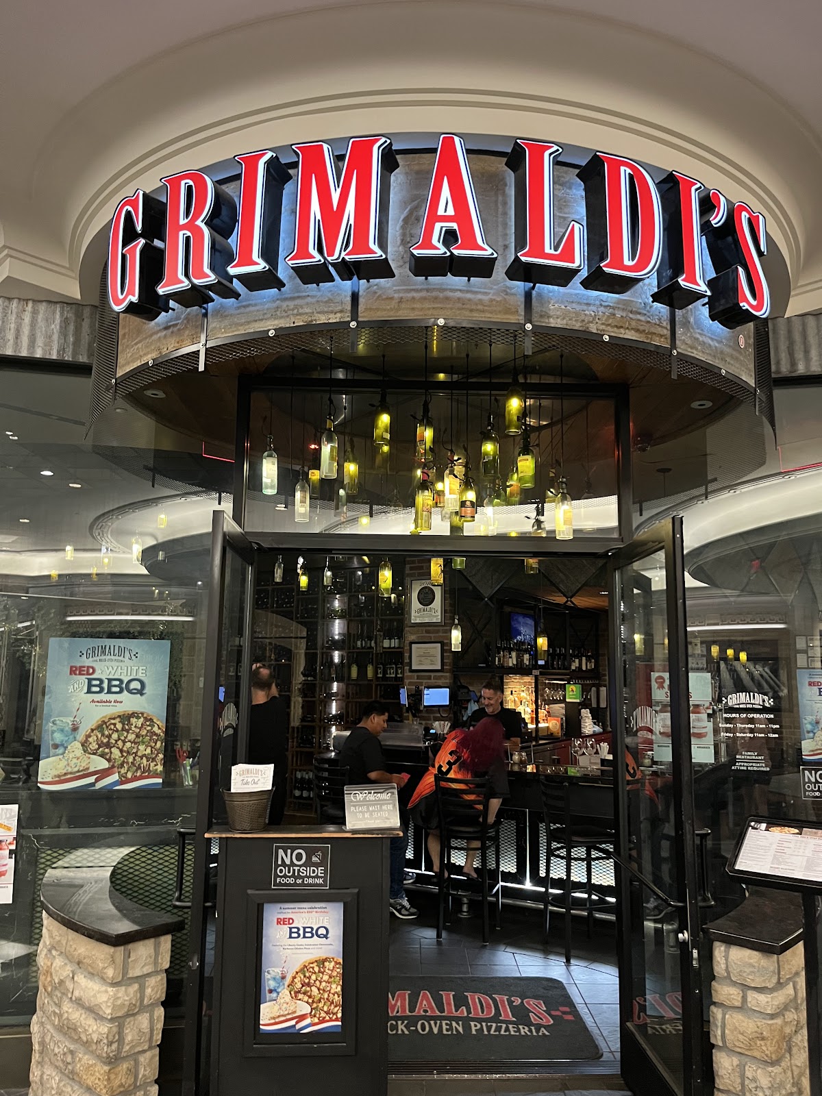 Grimaldi's Pizzeria image 4
